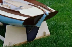 aero-naut 301300Bullseye Segelboot 1:5 Bausatz mit Fertigrumpf