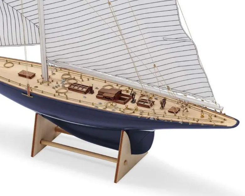 Amati 25050Endeavour 1934 mit Fertigrumpf 1:80 Yachtbausatz