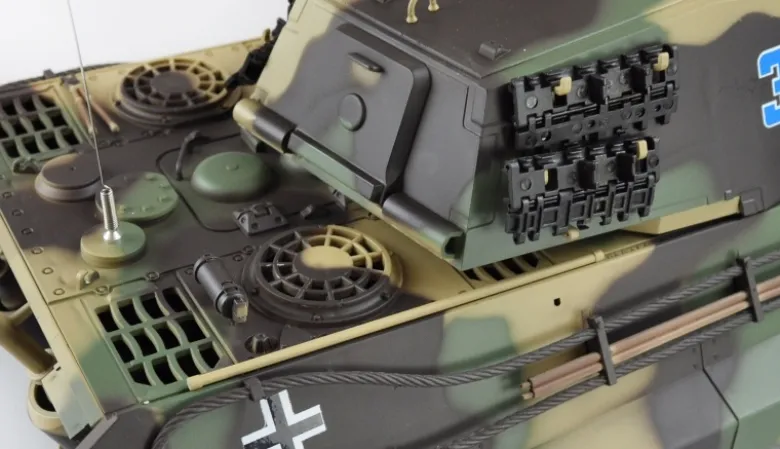 AMEWI 23072Königstiger mit Henschelturm 1:16 Panzer Standard Line IR/BB mit Echtholzkiste, Infrarot Kampfmodul