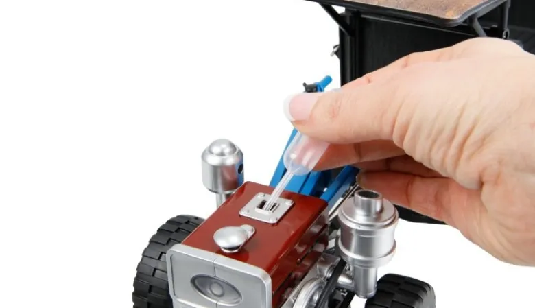 AMEWI 22764Retro-Traktor mit Rauch & Licht 4WD 1:12 RTR inkl. Akku & Ladekabel