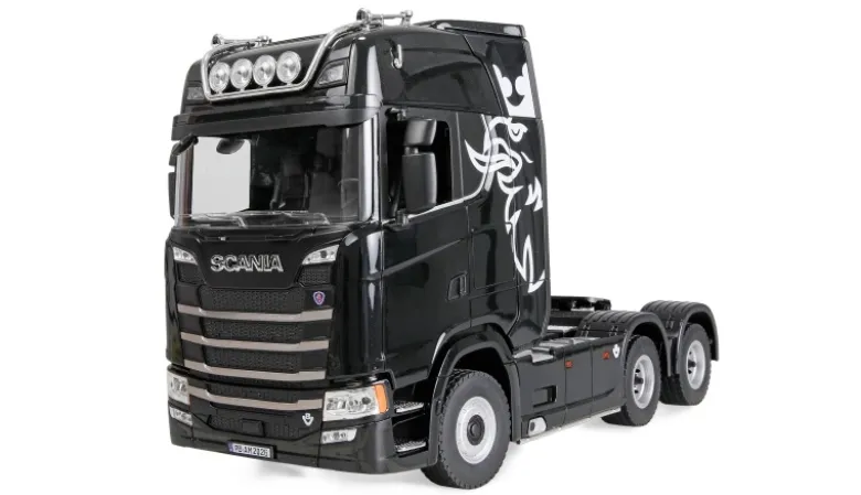 AMEWI 22760Scania 770 S Zugmaschine 6x4 1:18 RTR schwarz