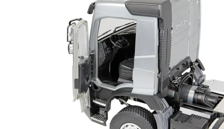 AMEWI 22753Volvo FMX E013 Zugmaschine 6x4 1:14 RTR silber 100% RTR