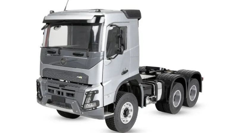 AMEWI 22753Volvo FMX E013 Zugmaschine 6x4 1:14 RTR silber 100% RTR