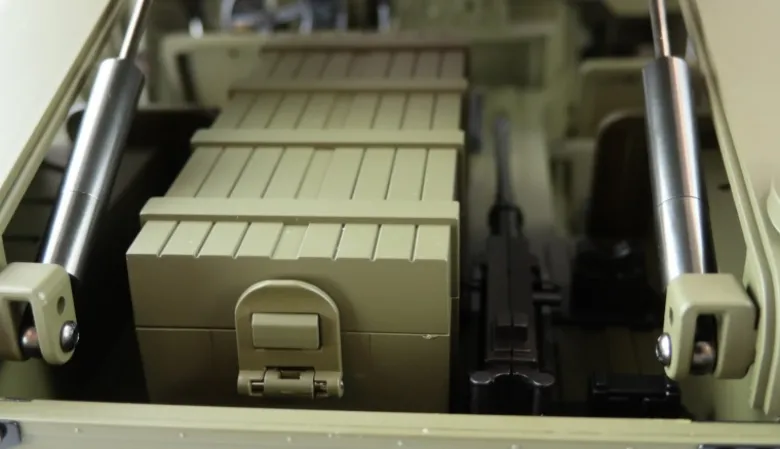 AMEWI 224174x4 U.S. Militär Truck 1:10 Army RTR Teilmetall 5KG 2Gang 16 Kanal Fernsteuerung, Wasserdicht Portalachsen