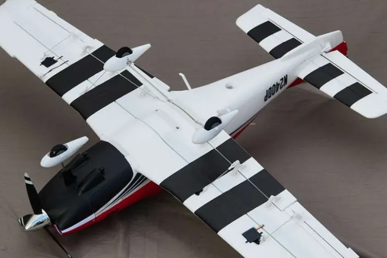 DERBEE DB007C400 Tiefdecker PNP - 110cm