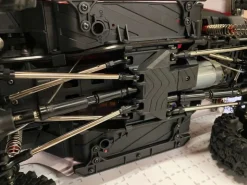 DF-Models 3163DF-4S PRO Crawler 1:10 313mm Radstand, 2.4GHz RTR, gelb in Transportbox