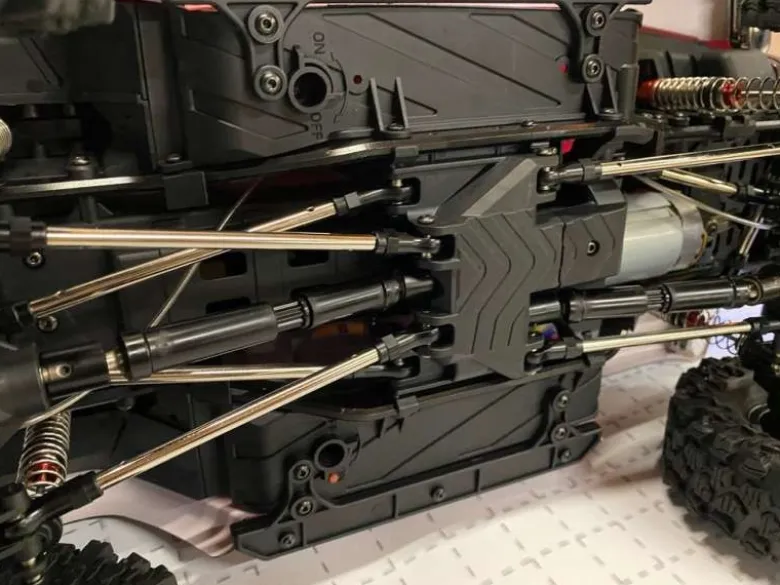 DF-Models 3154DF-4S PRO Crawler 4WD 1:10 (Version 2024) 2.4GHz RTR, grau 313mm Radstand - in Transportbox