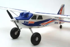 FMS FMS103PF-REFKingfisher Trainer 1400mm PNP, Combo mit Reflex Gyro System inkl. Schwimmer + Skis