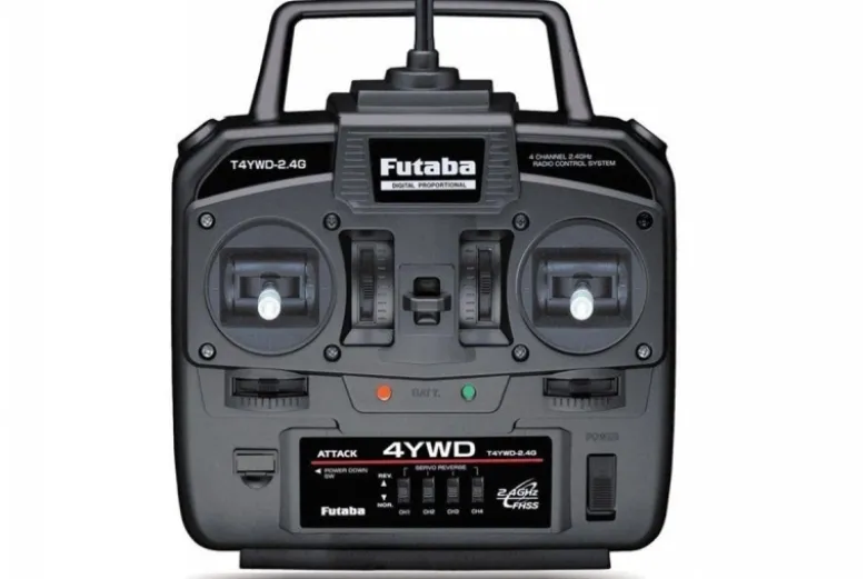 Futaba 01000038ATTACK T4YWD 4-Kanal Fernsteuersystem FHSS + R214FGE Optimal für Trucks, Panzer & Pick-Ups
