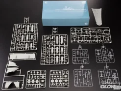 Glow2B 5058052000YAMATO Battleship PREMIUM Bausatz in 1:200