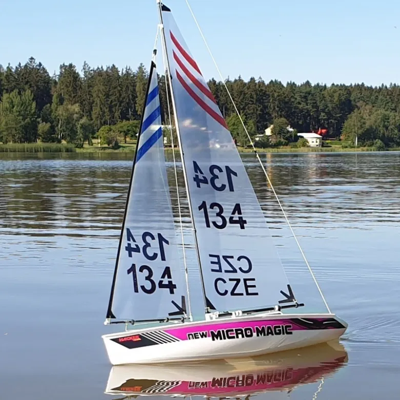 Hacker Model HCB2550ANew Micro Magic 2020 Segelyacht ARTR