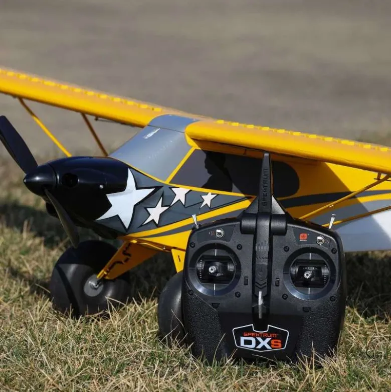 Hobbyzone HBZ32001SECarbon Cub S 2 1.3m Cleetus McFarland Special Edition RTF Basic