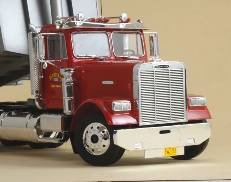 Italeri 3783Freightliner schwerer Kipplaster, Bausatz, 1:24