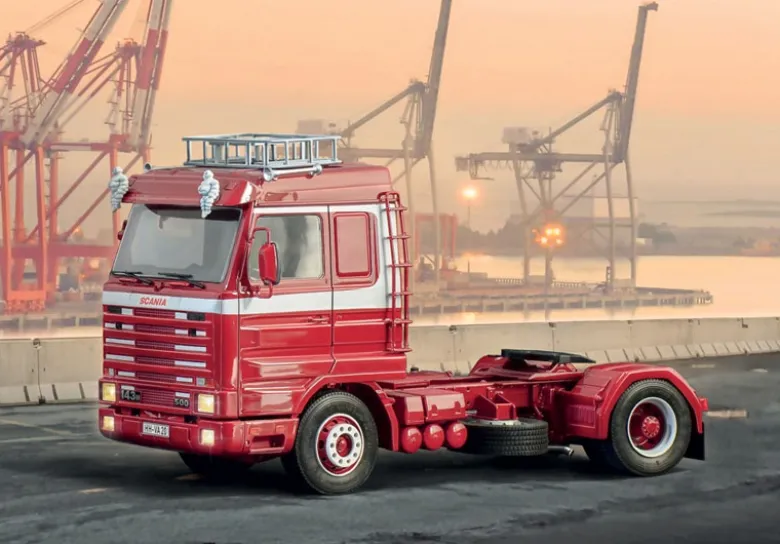 Italeri 3950Scania 143M 500 Streamline 4x2, Bausatz, 1:24