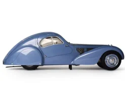 IXO 520010108Bugatti 57 SC Metall Standmodellbausatz - 515 Teile Hochdetaillierter Standmodellbausatz mit Lichtfunktion