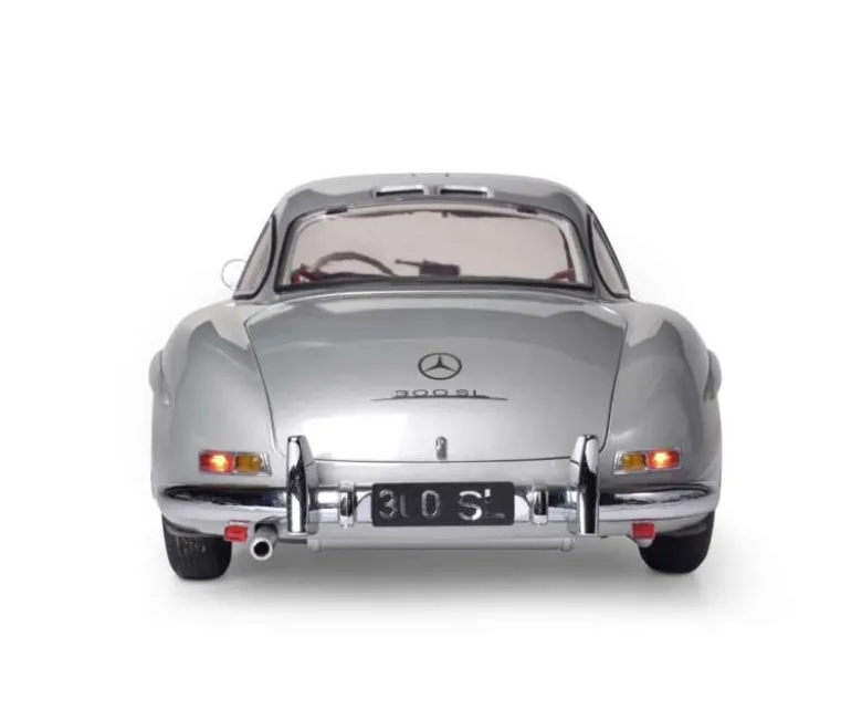 IXO 520010112Mercedes 300 SL Silber, 1:8 Standmodellbausatz 602 Teile - Hochdetailliert mit Licht