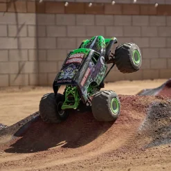 Losi LOS04028T1LMT 2.0 Grave Digger 4X4 Solid Axle Scale Monster Truck RTR