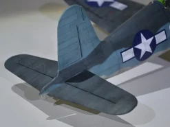 Phoenix Model PH224F4U Corsair GP/EP ARF - 148 cm mit elektrischen Einziehfahrwerk