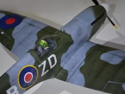 Phoenix Model PH225Spitfire GP/EP ARF - 140 cm mit elektrischen Einziehfahrwerk