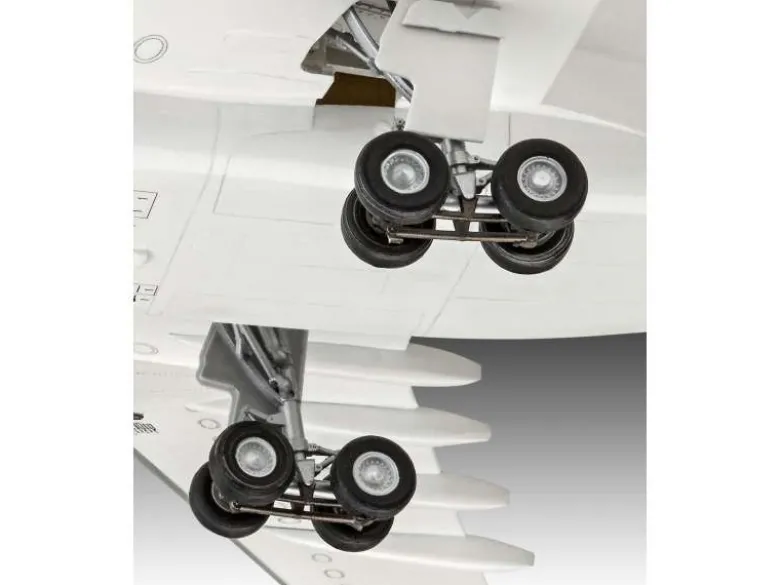 Revell 03816Airbus A330-300 - Lufthansa 'New Livery' Modellbausatz 1:144