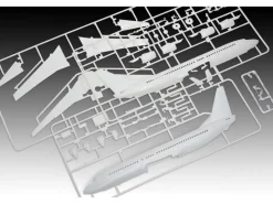 Revell 63772Boeing 737-800 'Turkish Airlines', Modellbausatz 1:144 inkl. Pinsel, Farben und Kleber
