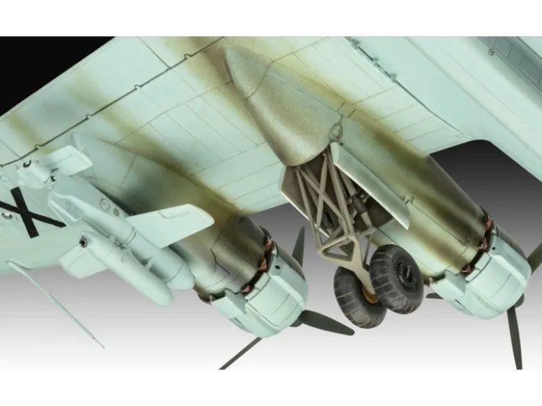 Revell 03777Focke-Wulf Fw 200 C-5/C-8 Condor Bausatz, 1:72