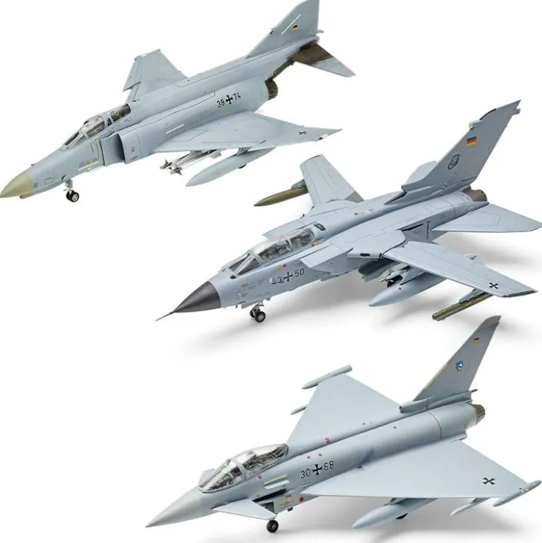 Revell 05627Geschenkset 70 Jahre Bundeswehr: Aircraft Bausatz 1:72 inkl. Farben, Pinsel, Kleber