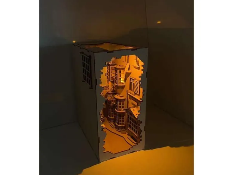 Revell 00530Tiny Adventures - Harry Potter 'Diagon Alley' Book Nook - Miniaturwelt aus Holz zum Zusammenbauen