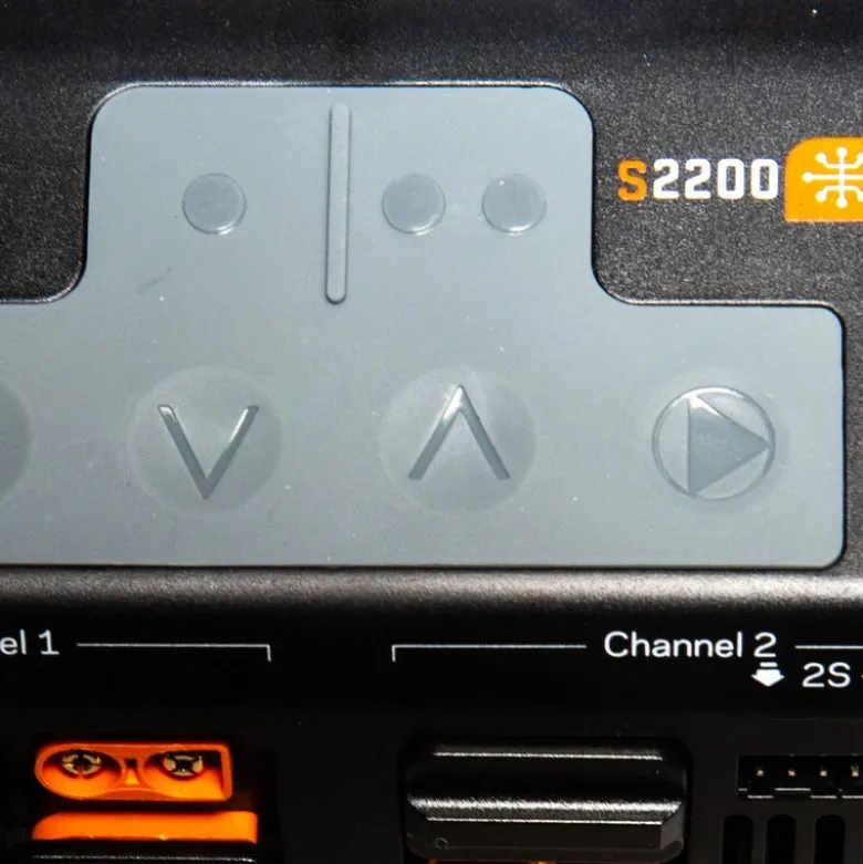 Spektrum SPMXC2010IS2200 G2 AC 2x200W Smart Ladegerät