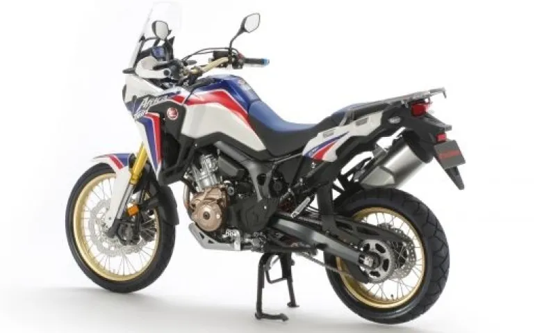 Tamiya 16042HONDA CRF 1000L Africa Twin Enduro 1:6 Motorrad Bausatz