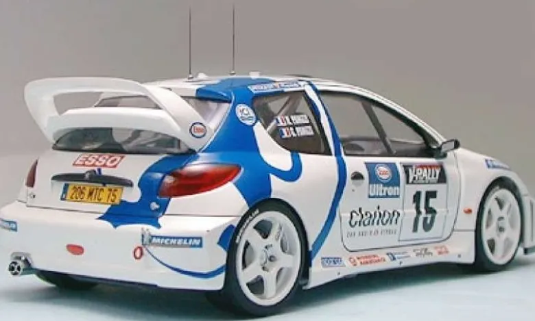 Tamiya 24221Peugeot 206 WRC, Plastikbausatz, 1:24