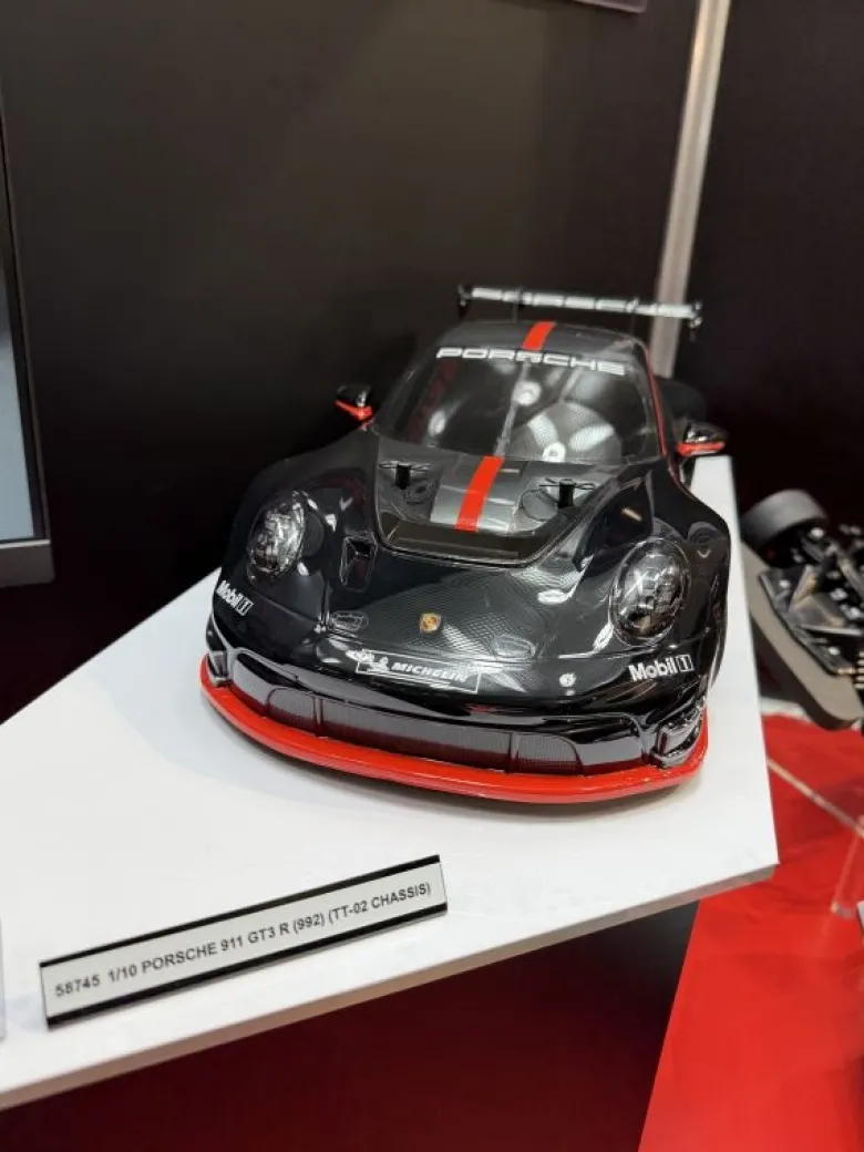 Tamiya 58745Porsche 911 GT3 R (992) TT-02 4WD Bausatz mit Regler, 1:10 Neuheit 2025