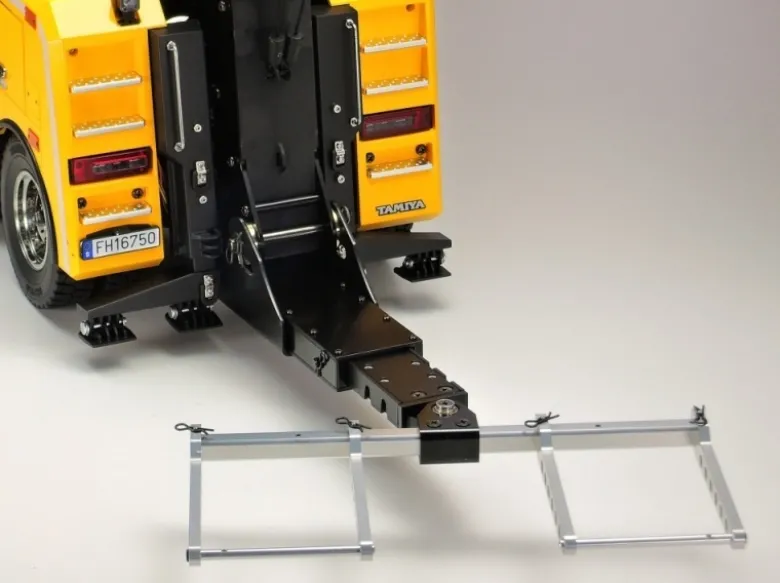Tamiya 56362SETVolvo FH16 Globetrotter 8x4 Abschlepper 1:14 Komplettset mit Carbon-Look Steuerung