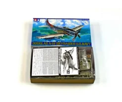 Tamiya 61058USN Douglas A1-H Skyraider, Plastikbausatz 1:48